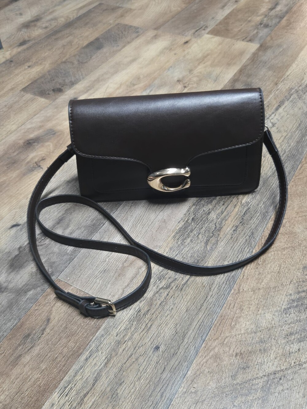 Fashion Logo Design Inspired Smooth Leather Crossbody